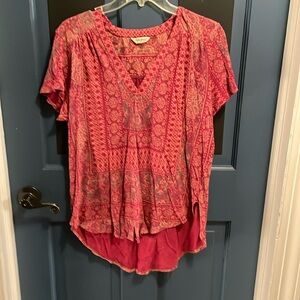 Lucky Brand sz Medium v neck tshirt hi lo